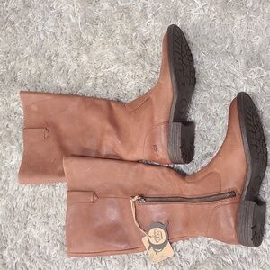Born vintage wide calf leather boots